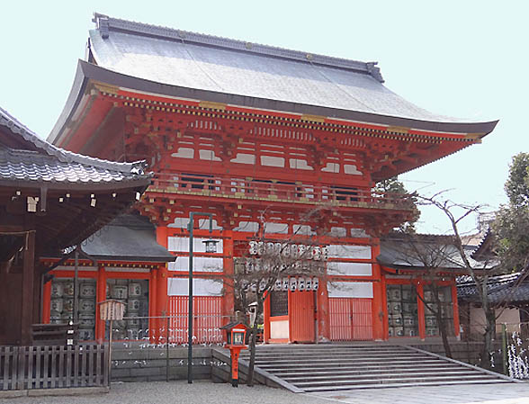 八坂神社南楼門2